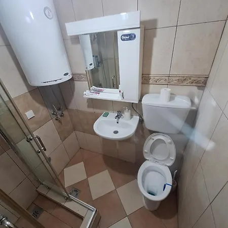 בית אירוח Rooms3 בלגרד