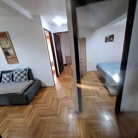 בית אירוח Rooms3 בלגרד